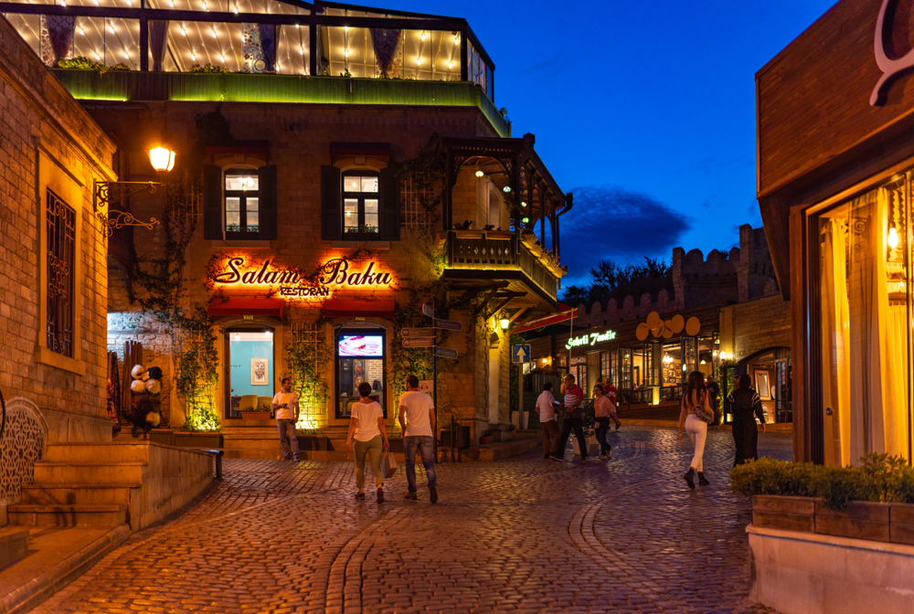 Multi-location restaurant chain managing accounting across multiple stores with centralized POS integration